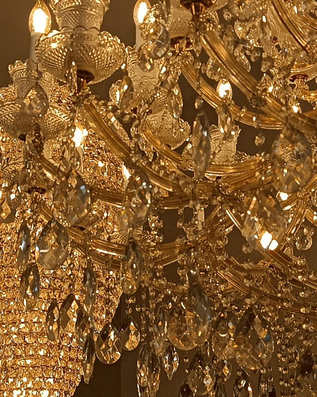 Lustre de Cristal Maria Thereza 48 Braços