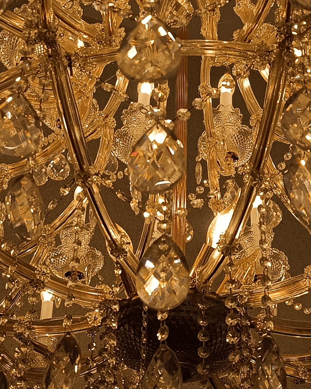 Lustre de Cristal Maria Thereza 48 Braços