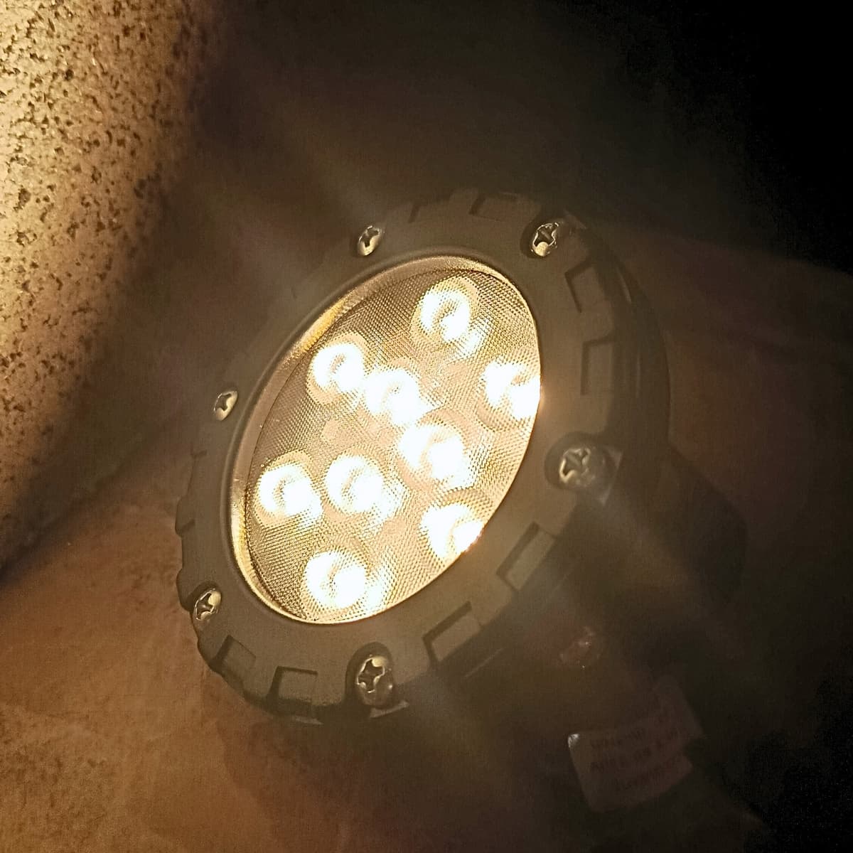 Spot Refletor LED 8W 3000K Plastico IP65 Preto - Iluctron