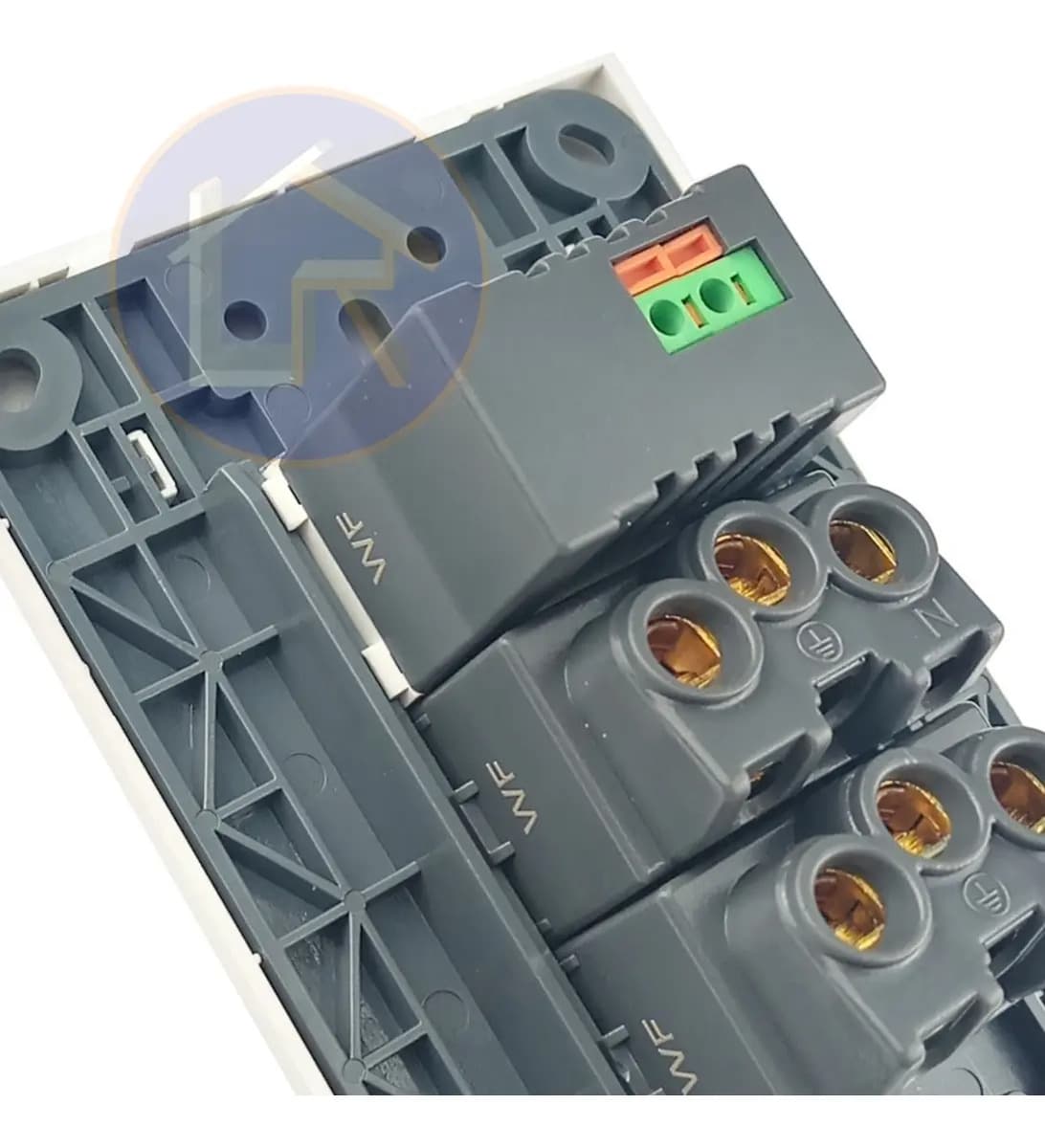 Placa 4x2 com 2 Tomadas Universal 10A + 2 USB - Soyan A8-2U2C Branco